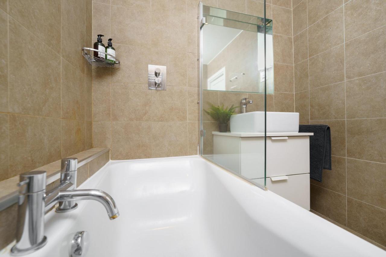 Huge & Central 3 Bedr, 4 Beds, Covent Gdn London Bagian luar foto